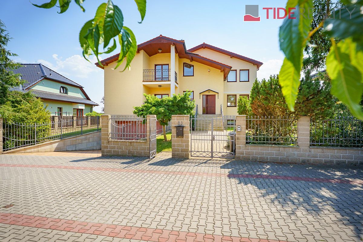 Pronájem vily 420 m², pozemek 993 m²